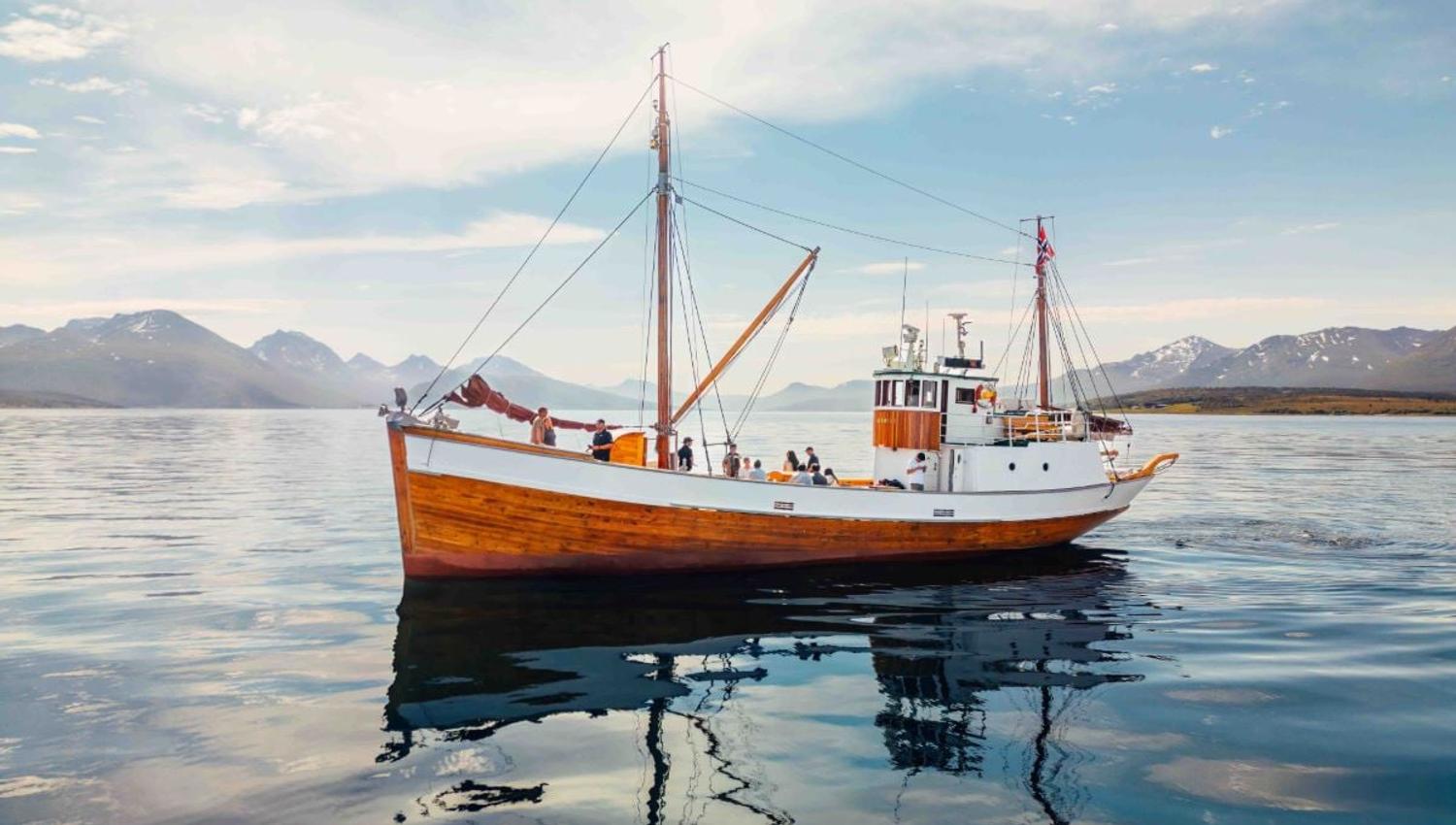 Hermes II-båten på havet