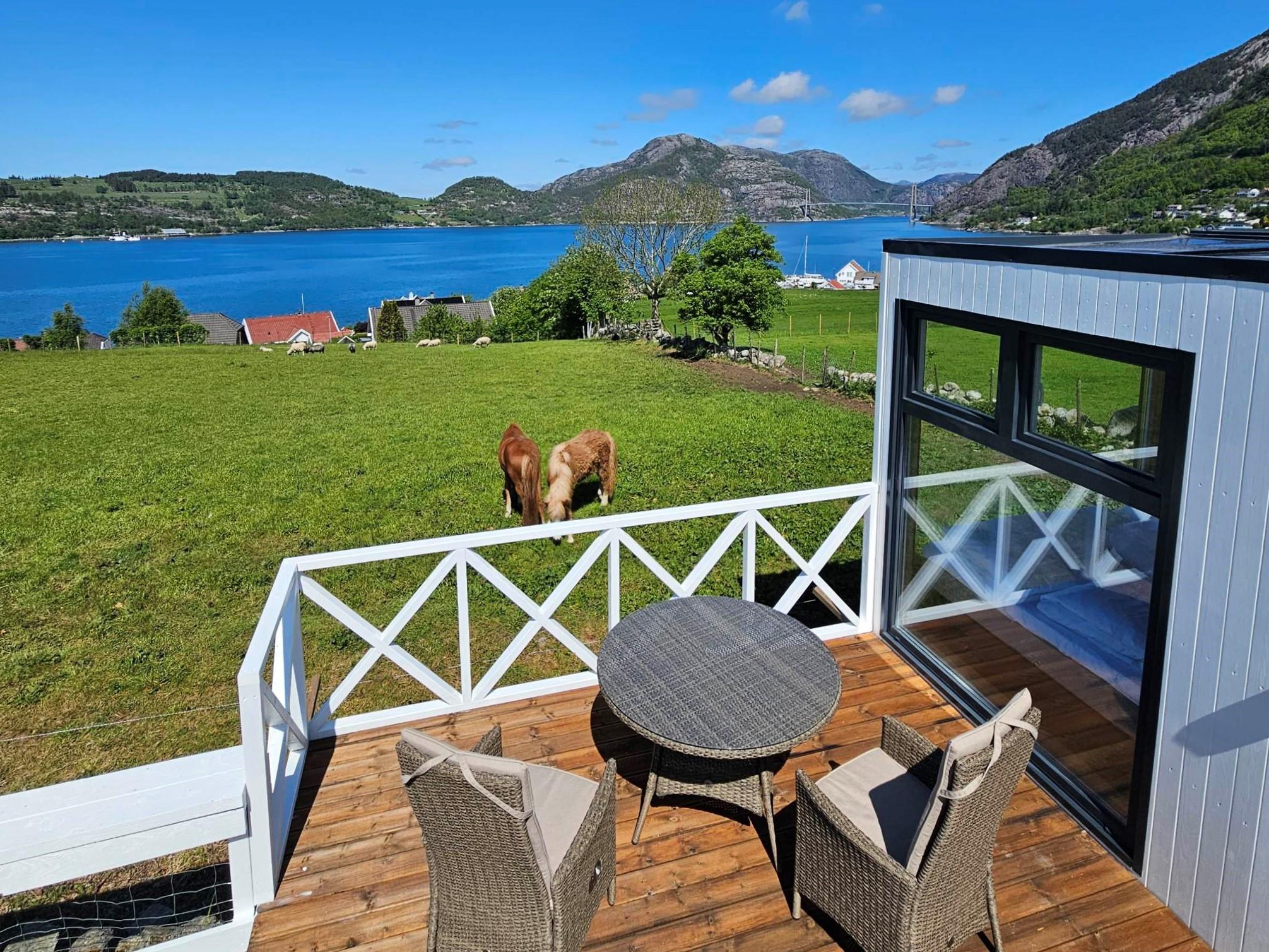Accommodation at Gøysa Gard by the Lysefjord