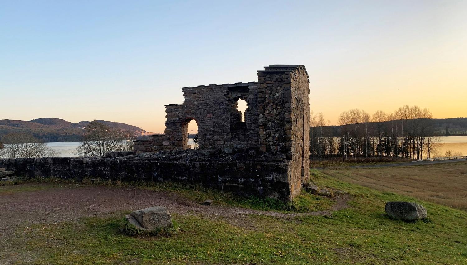 Ruins of the church built around 1250.
