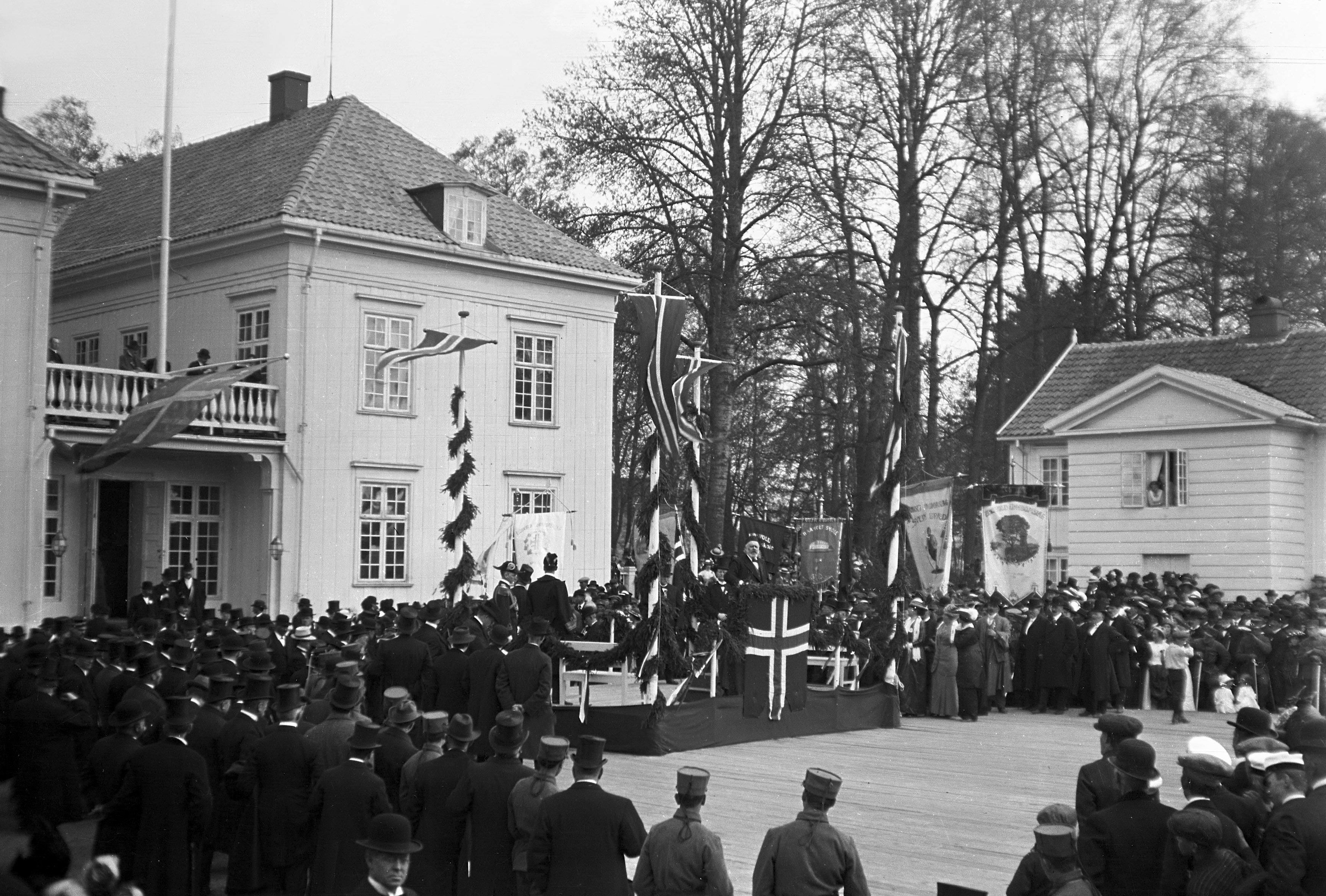 Historiske Eidsvoll - 17. mai 1914 - Foto fra Mathiesen Eidsvold Værk