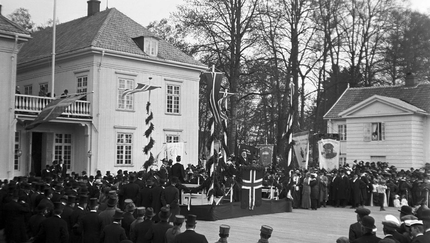 Historiske Eidsvoll - 17. mai 1914 - Foto fra Mathiesen Eidsvold Værk