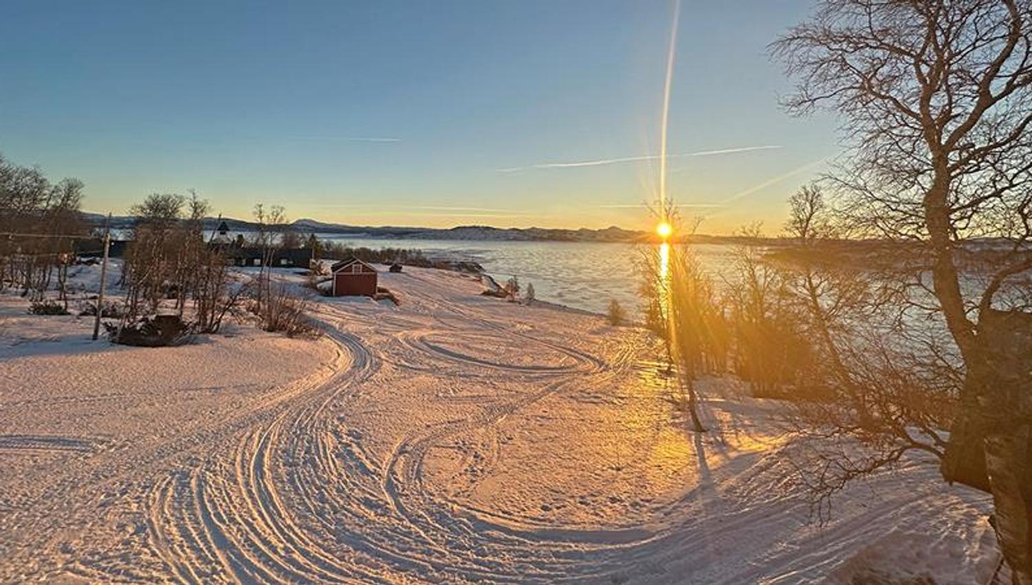 Møsstrond Tourist Cabin in winter
