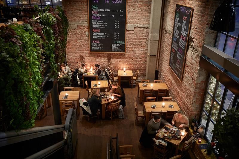 Restaurant interior evening.