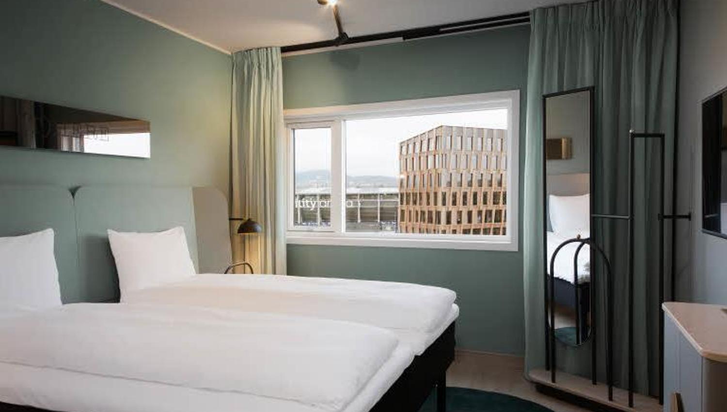 Standard room with two separate beds at Scandic Helsfyr