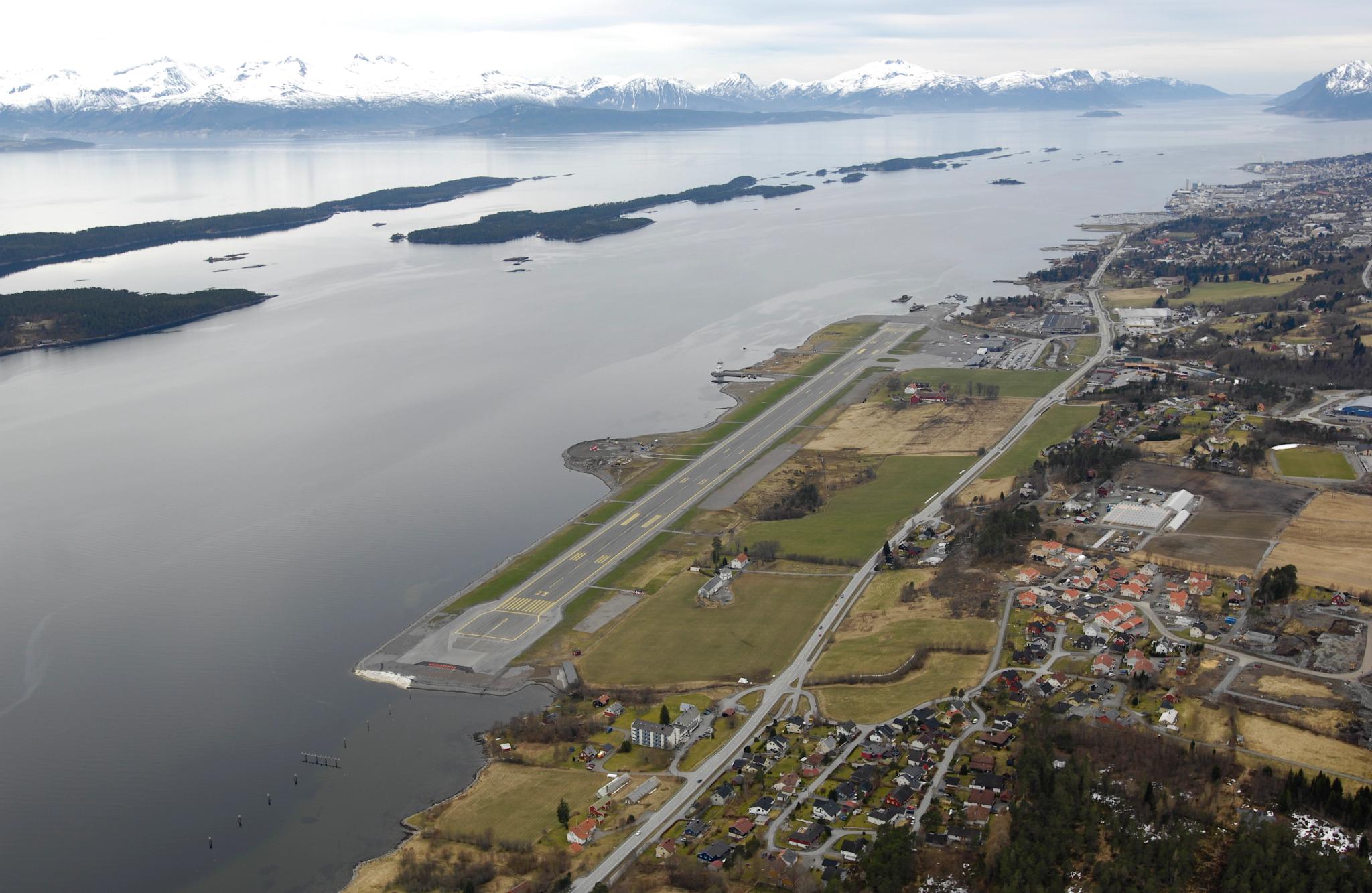 Molde Airport Årø