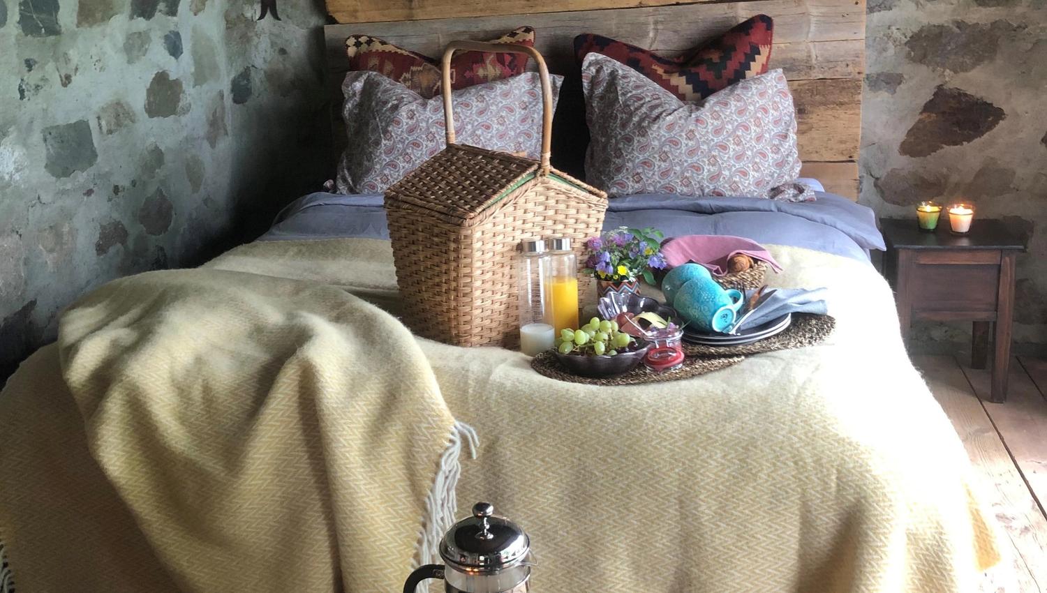 Uniqe accommodation, glamping, stonehut, Gjøvik