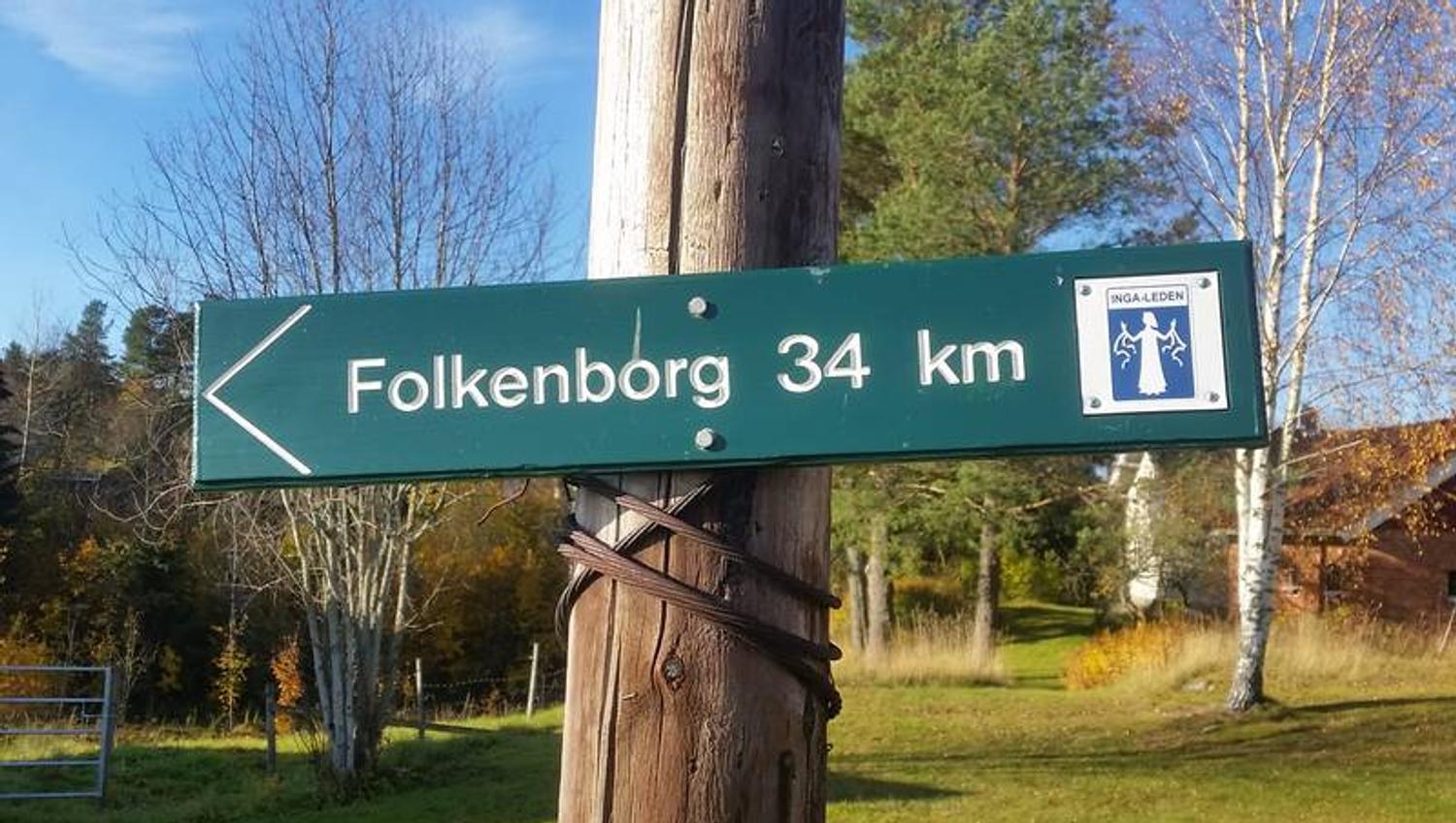 et skilt mot folkenborg