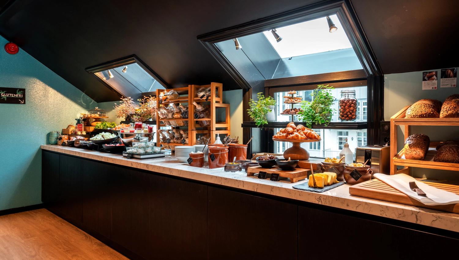 Breakfast at Thon Hotel Bristol