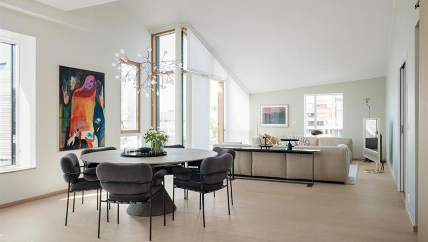 Dining area / living room
