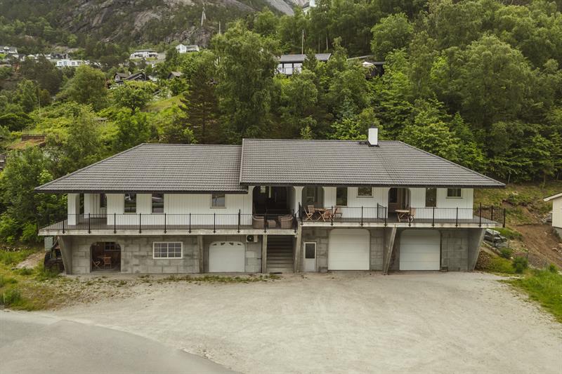 A photo of the apartment building belonging to the camping.