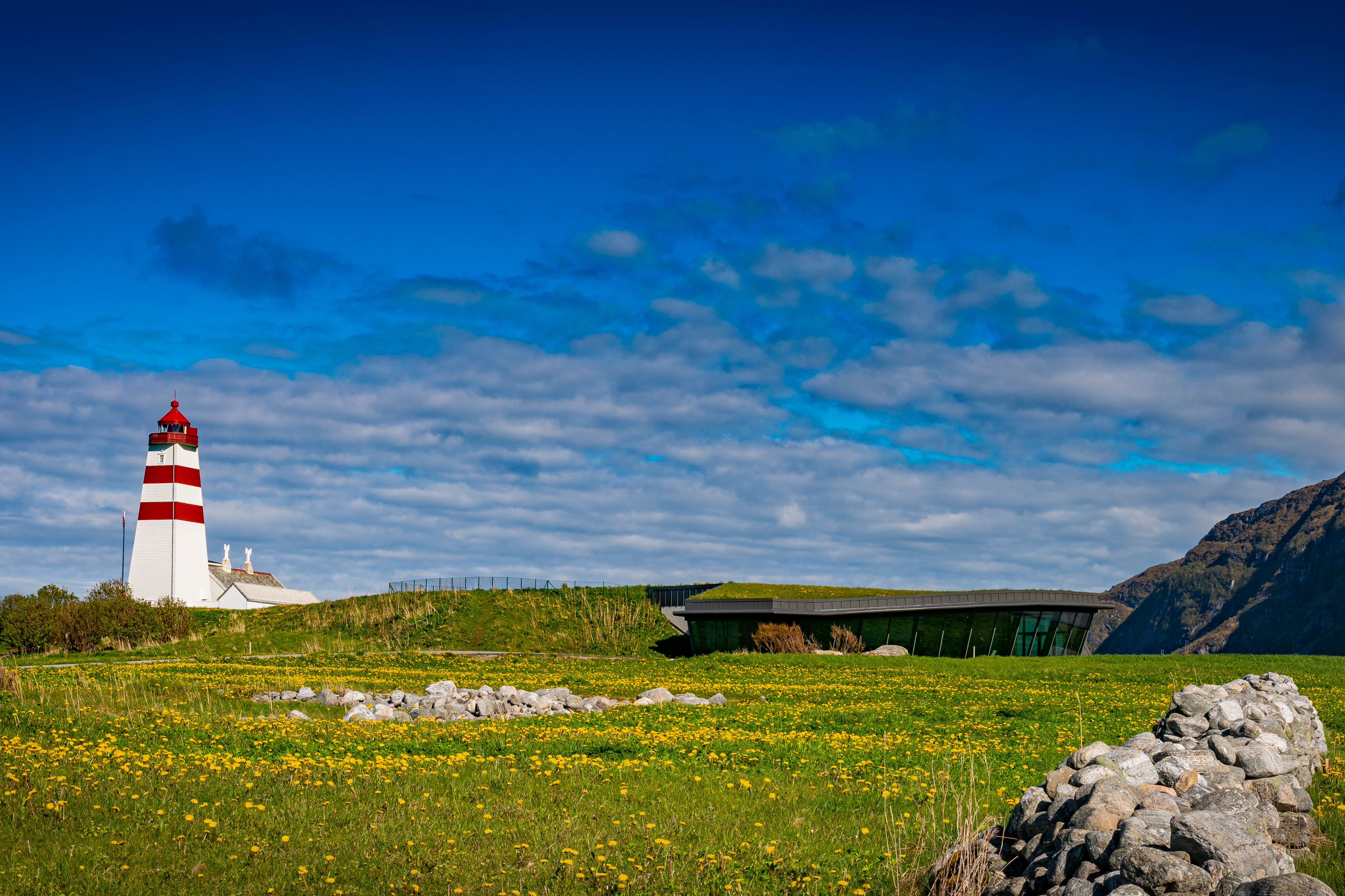 Sommer på Alnes Fyr og Opplevelsessenter