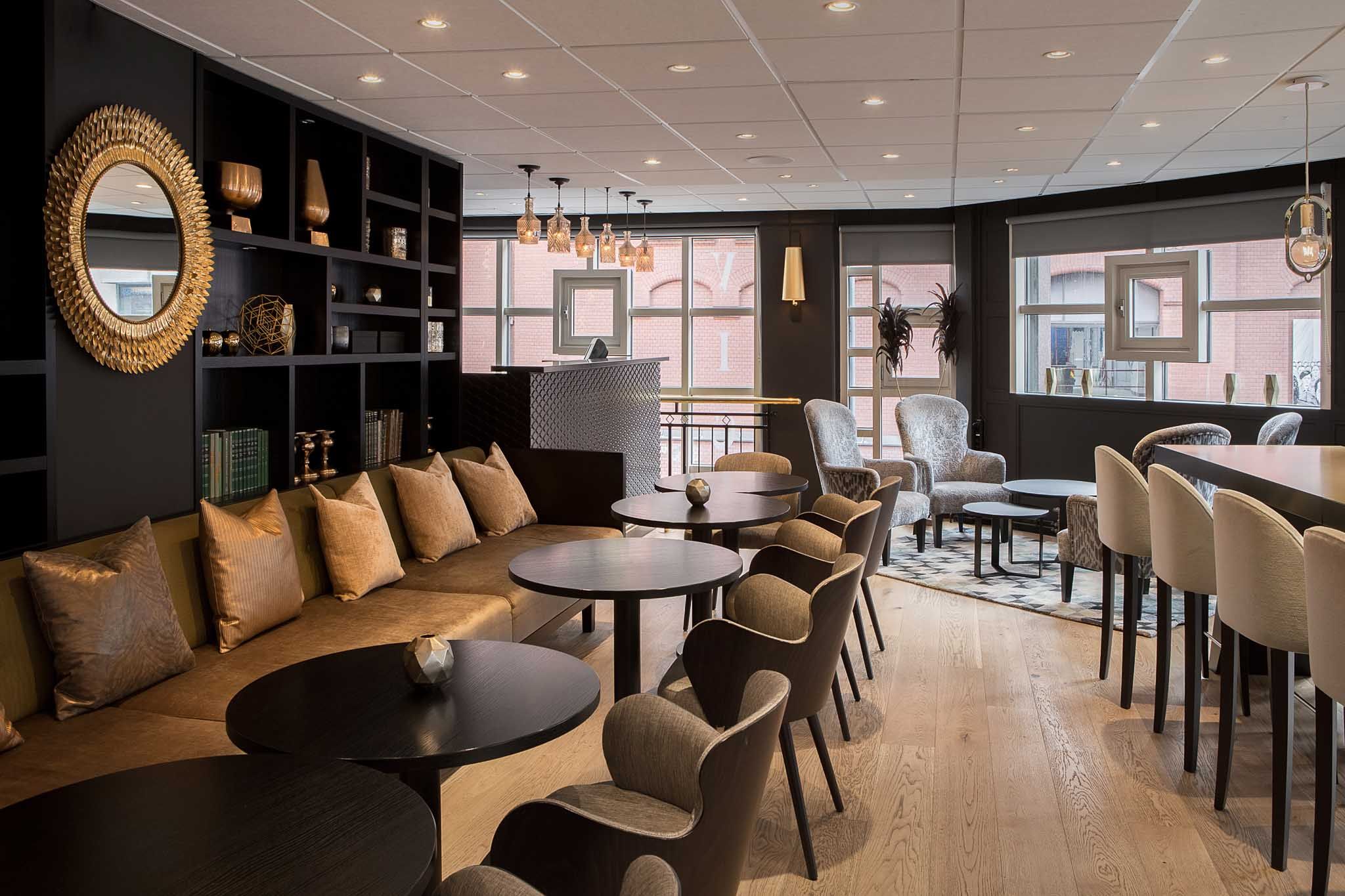 Hotel bar