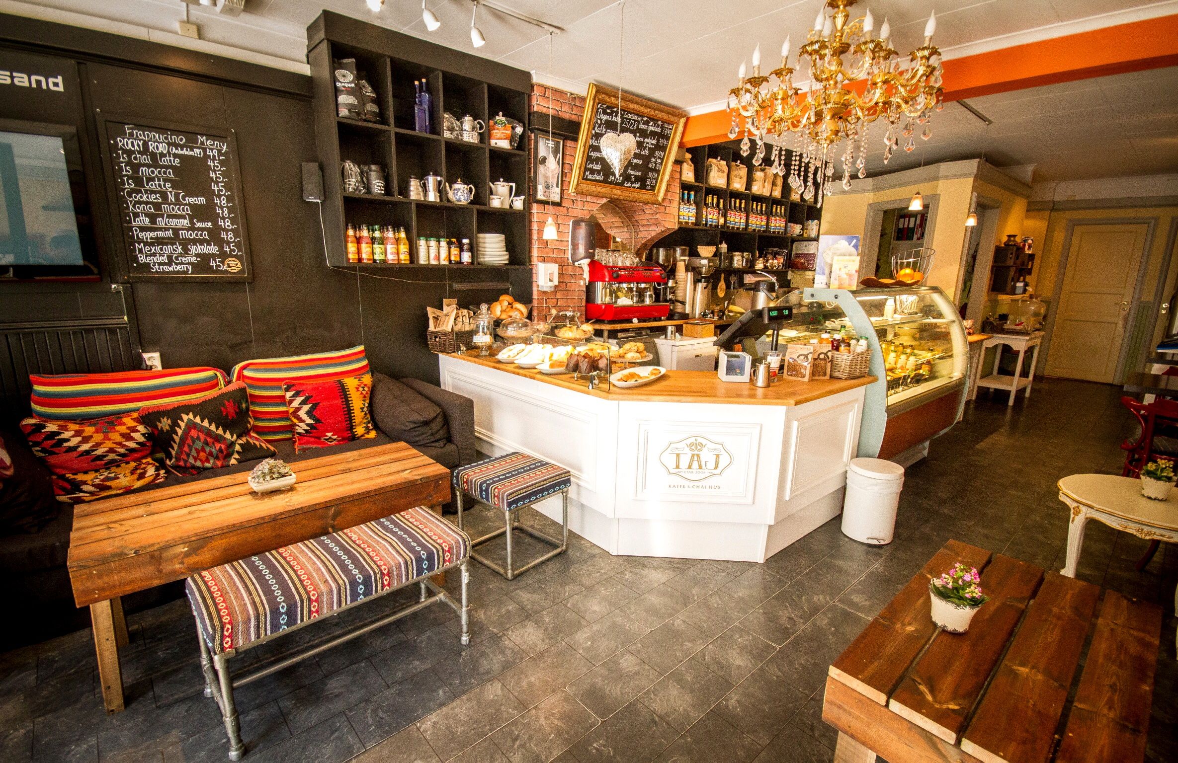 TAJ Kaffe & Chai Hus (3)
