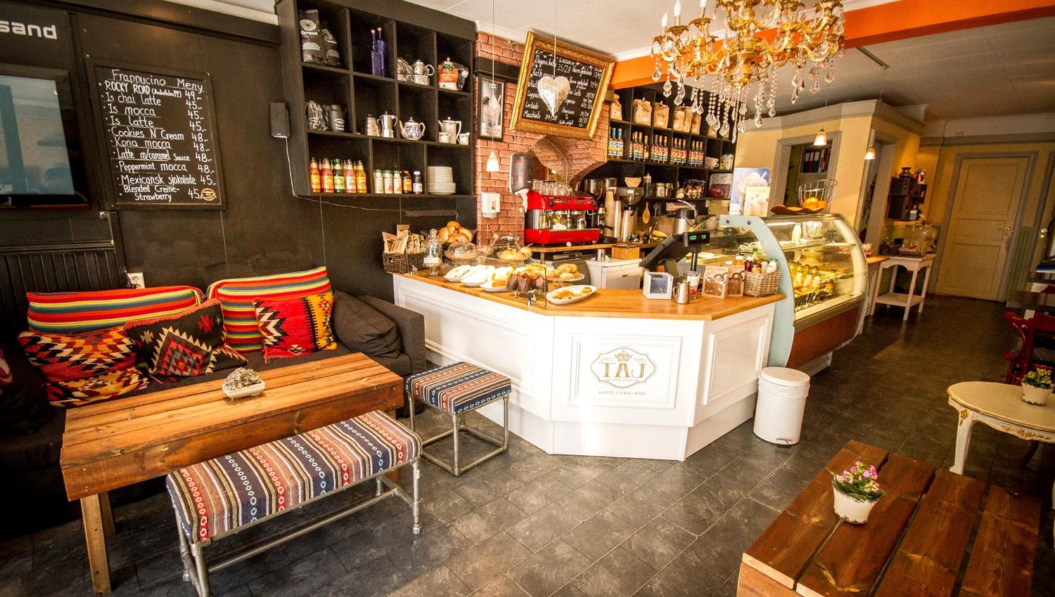 TAJ Kaffe & Chai Hus (3)