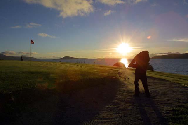 Golf i midnattsol