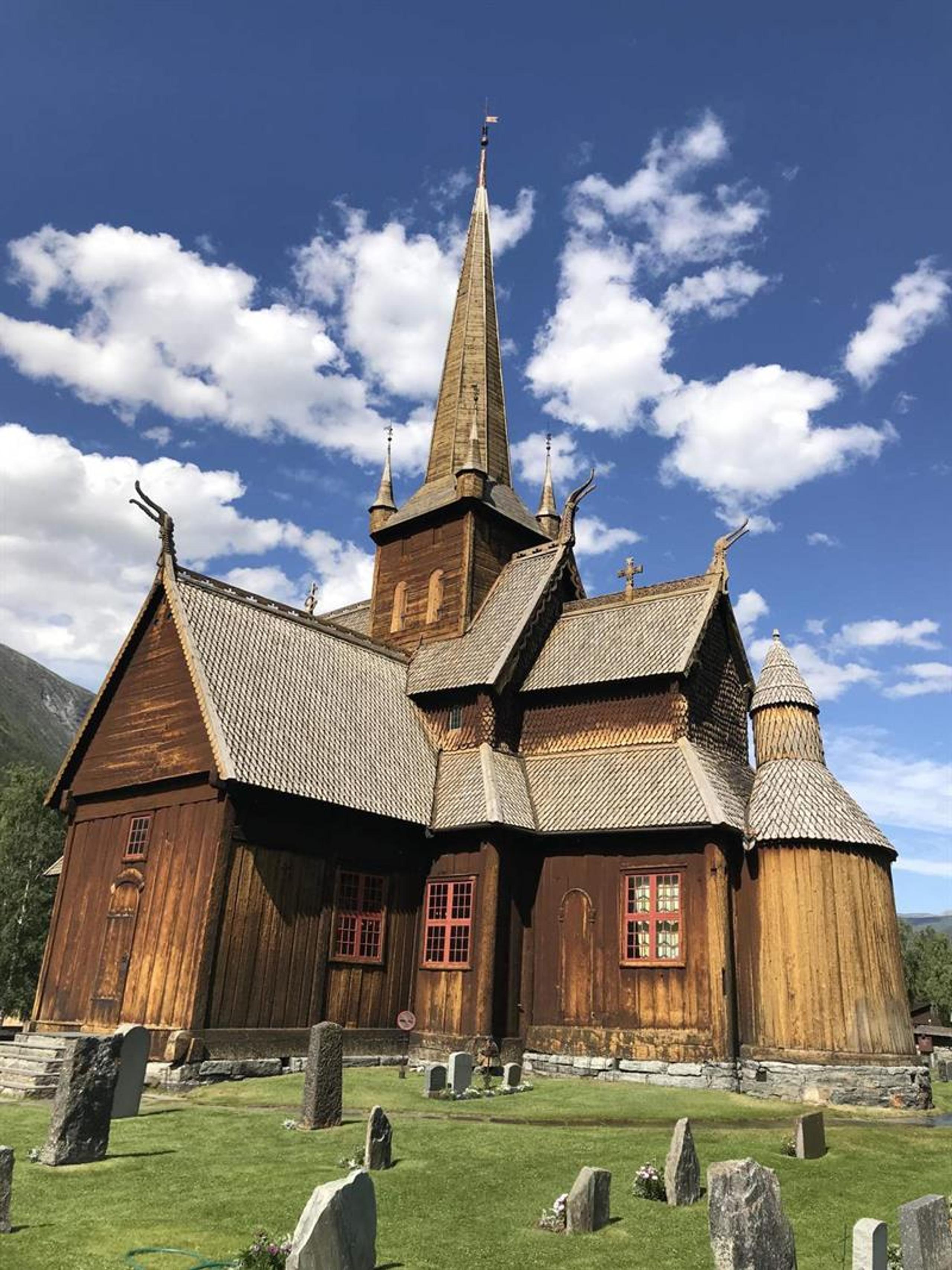Template attraction listing - Lomskyrkja