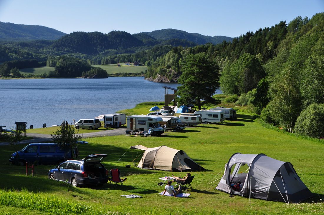 telter og bobiler på Lystang Camping