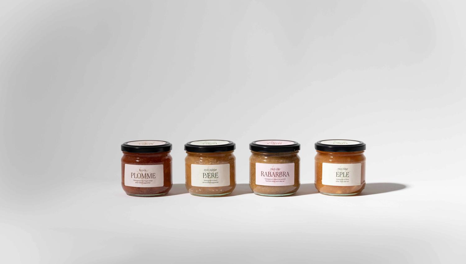 Apple and plum jams from Syse Gard, made with local ingredients.