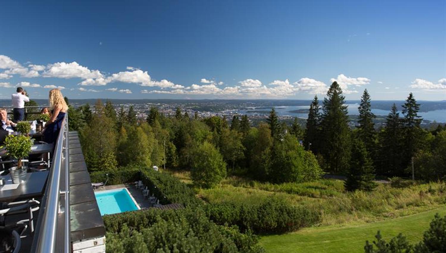 utsikt fra hotellet over oslomarka og fjorden