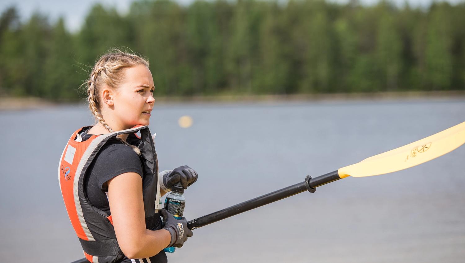 girl with paddle