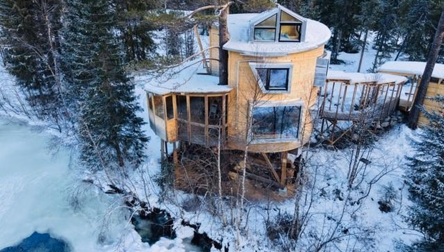 tree top cabin at Å Camp
