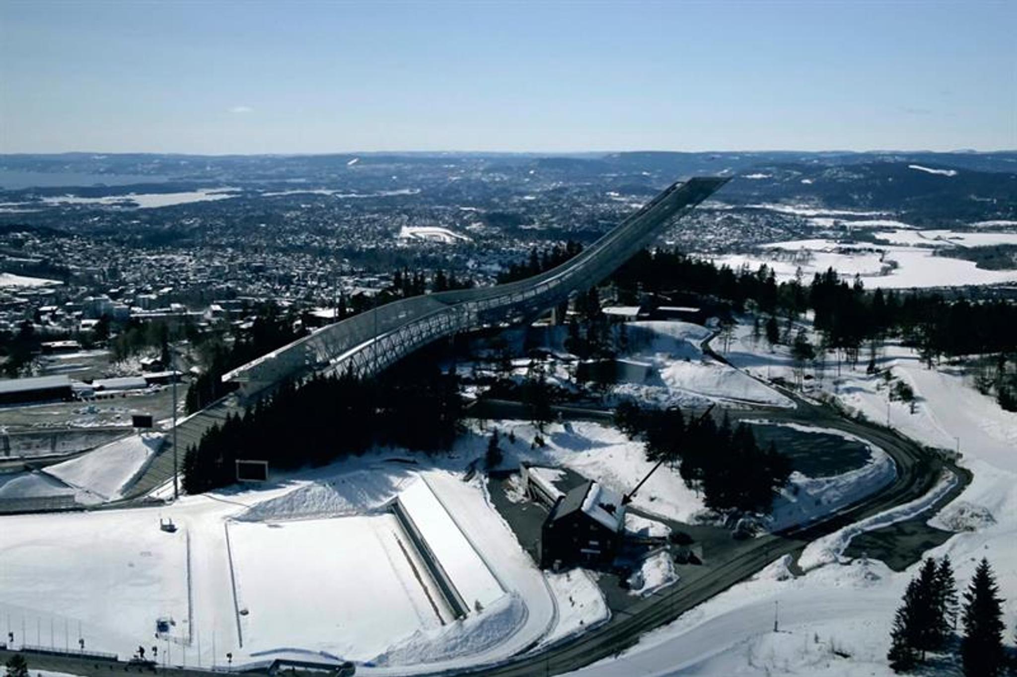 Holmenkollen om vinteren.