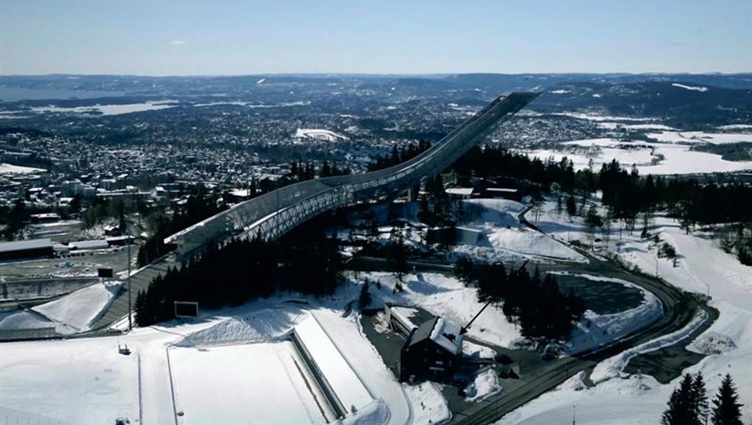 Holmenkollen om vinteren.