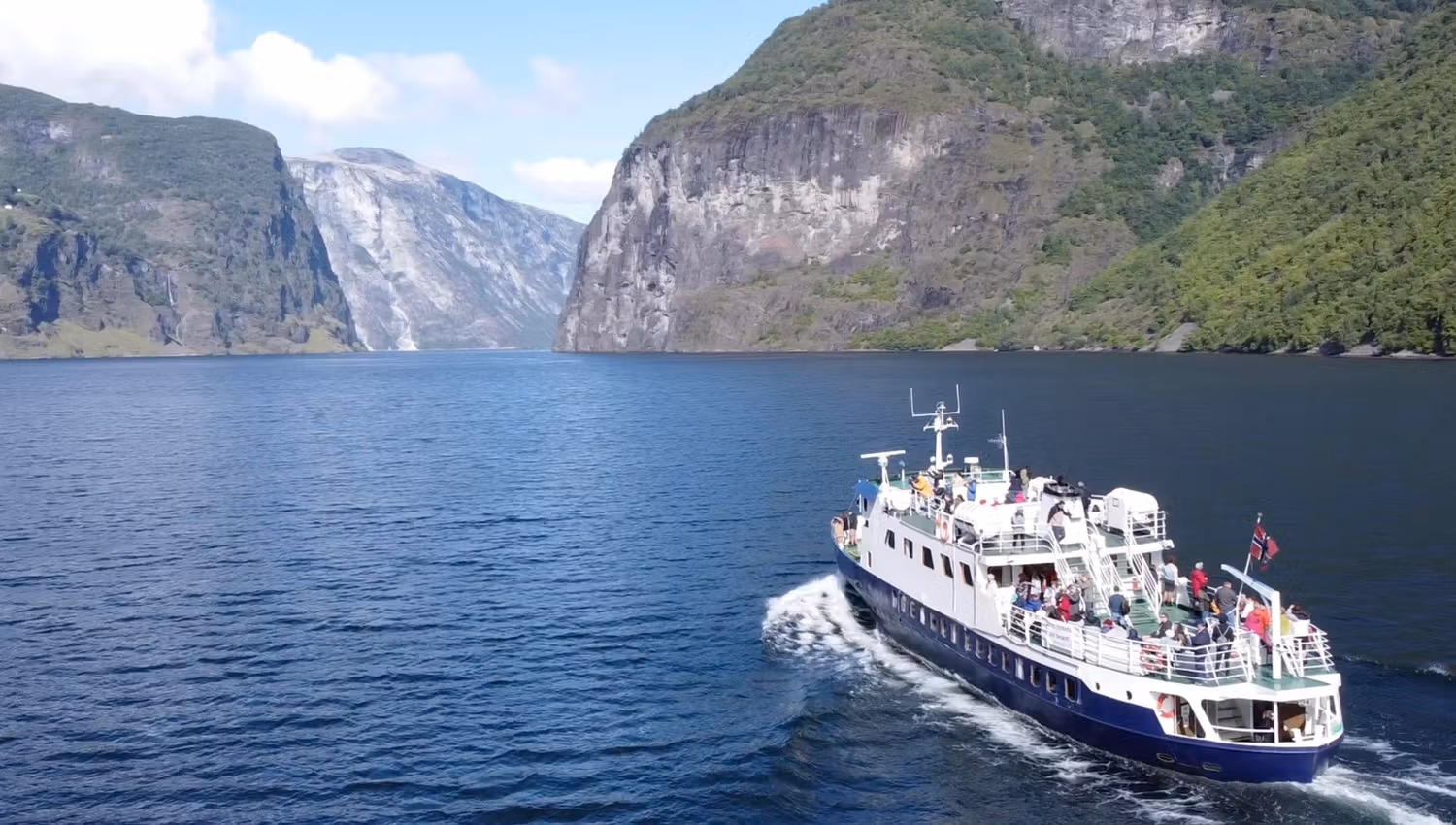 Lustrabaatane Fjordcruise Nærøyfjord