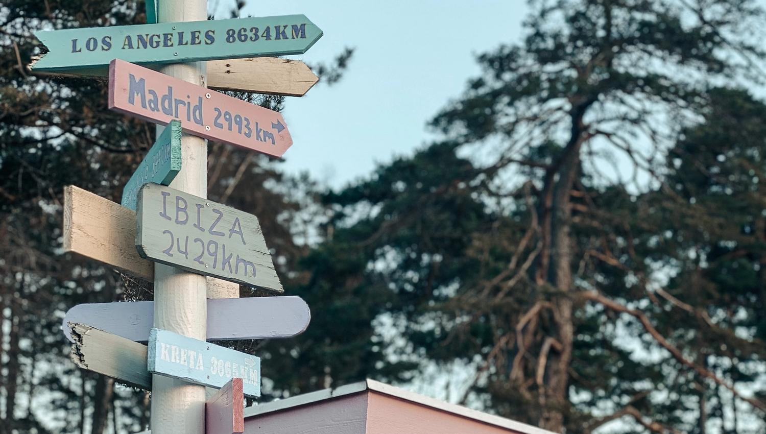 Photo. Signs painted in pastell shades