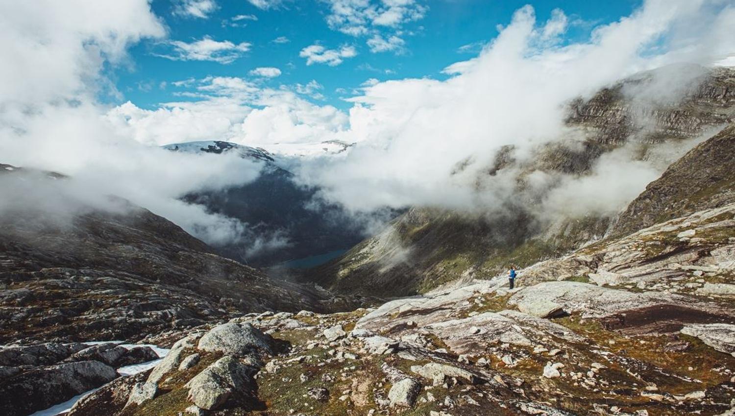 Hike to Flatsteinbu in Oldedalen Valley in Nordfjord