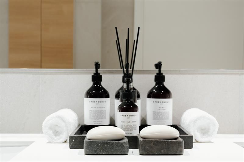 Master bathroom en-suite detail