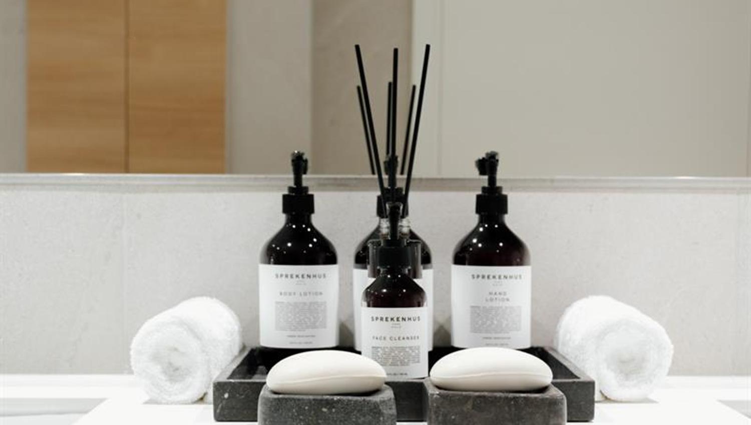 Master bathroom en-suite detail