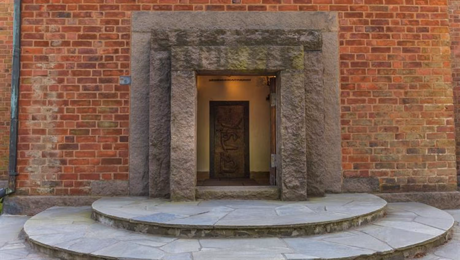 The entrance - exterior.
