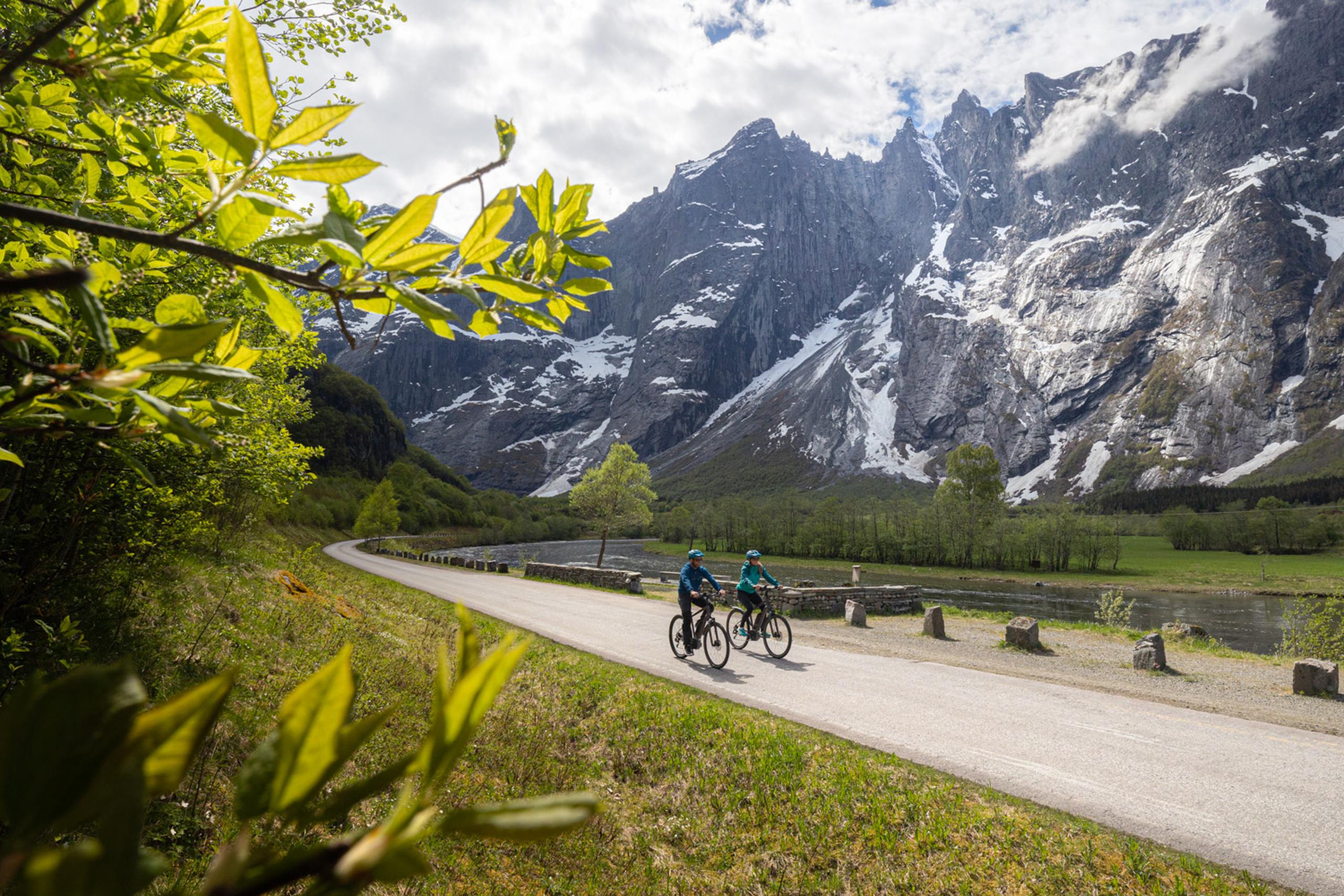 E-Bike-Tour zum Trollveggen