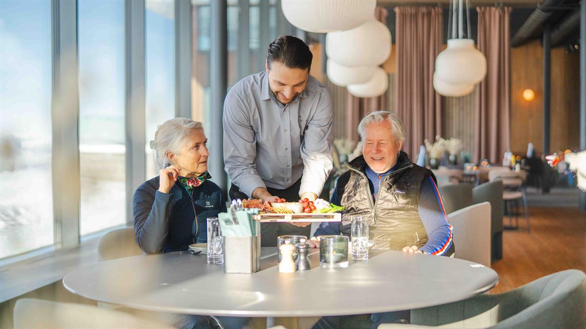 Monas spekefjøl serves i loungen på Vidsyn