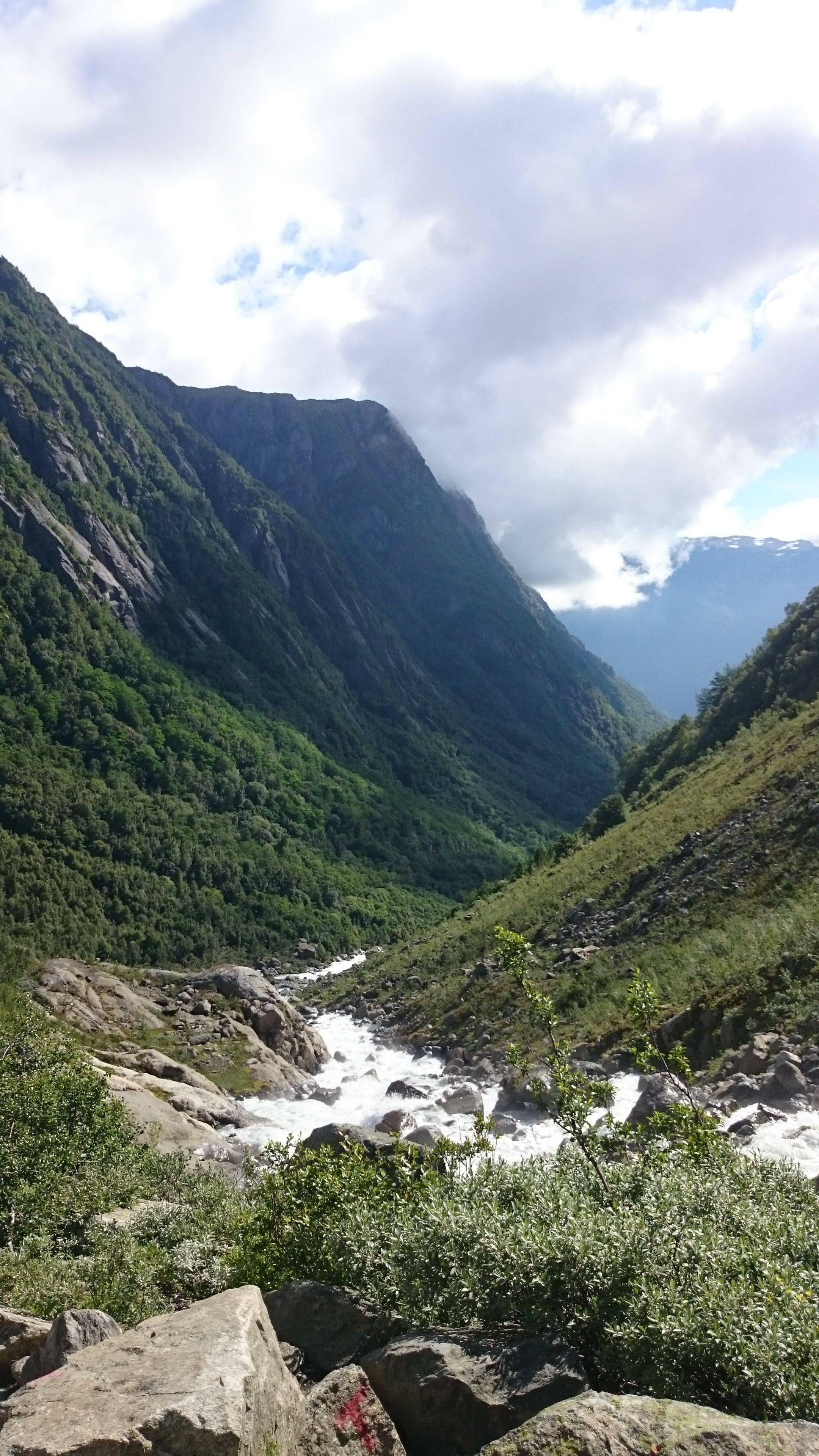 The narrow Buer valley with the river cutting its way through 