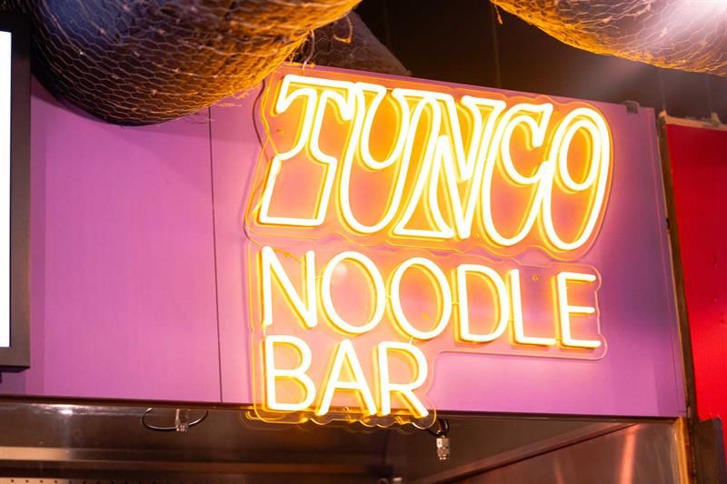 TUNCO Noodle Bar neonskilt