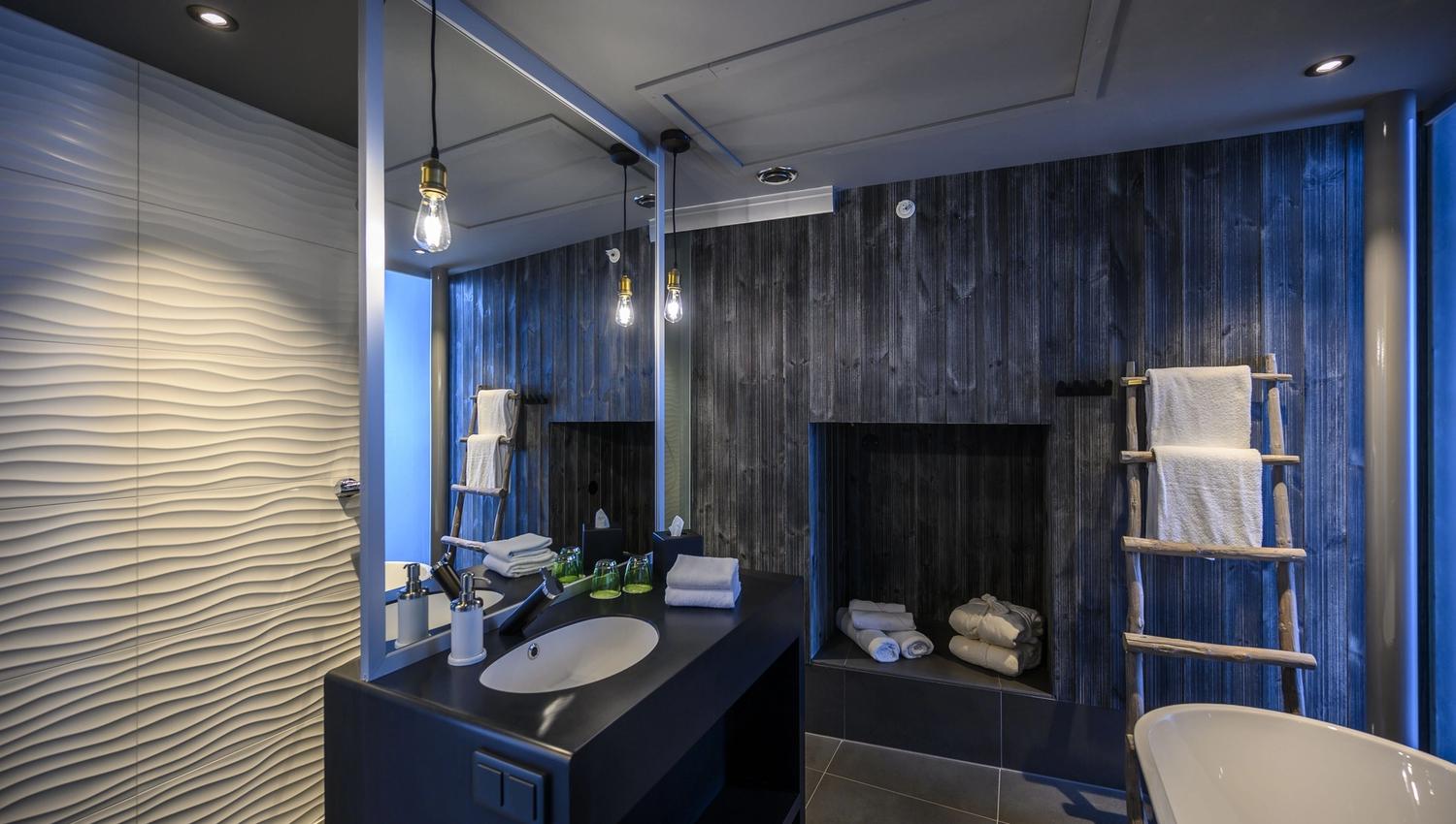 modern beautiful bathroom