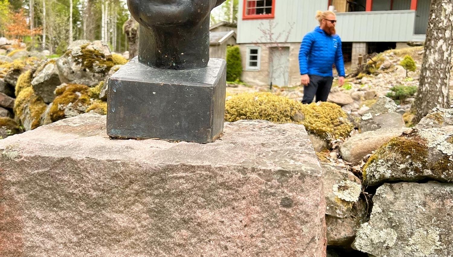 Byste på Leiråker