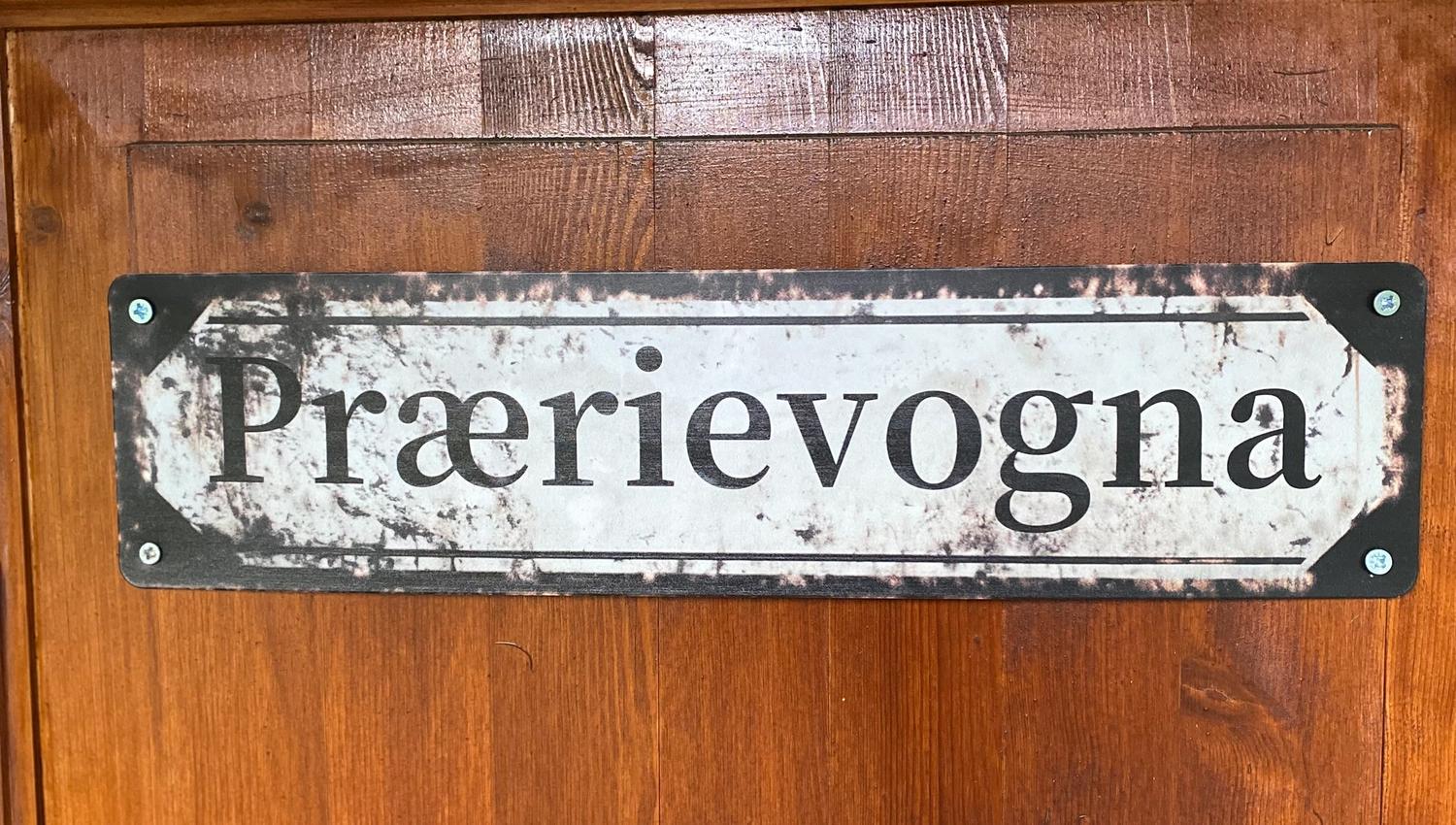 Prærievogna skilt Basnes Trailrides