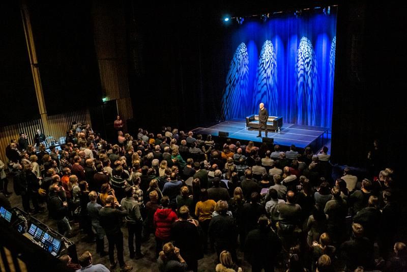 many people at a concert at Ælvespeilet 