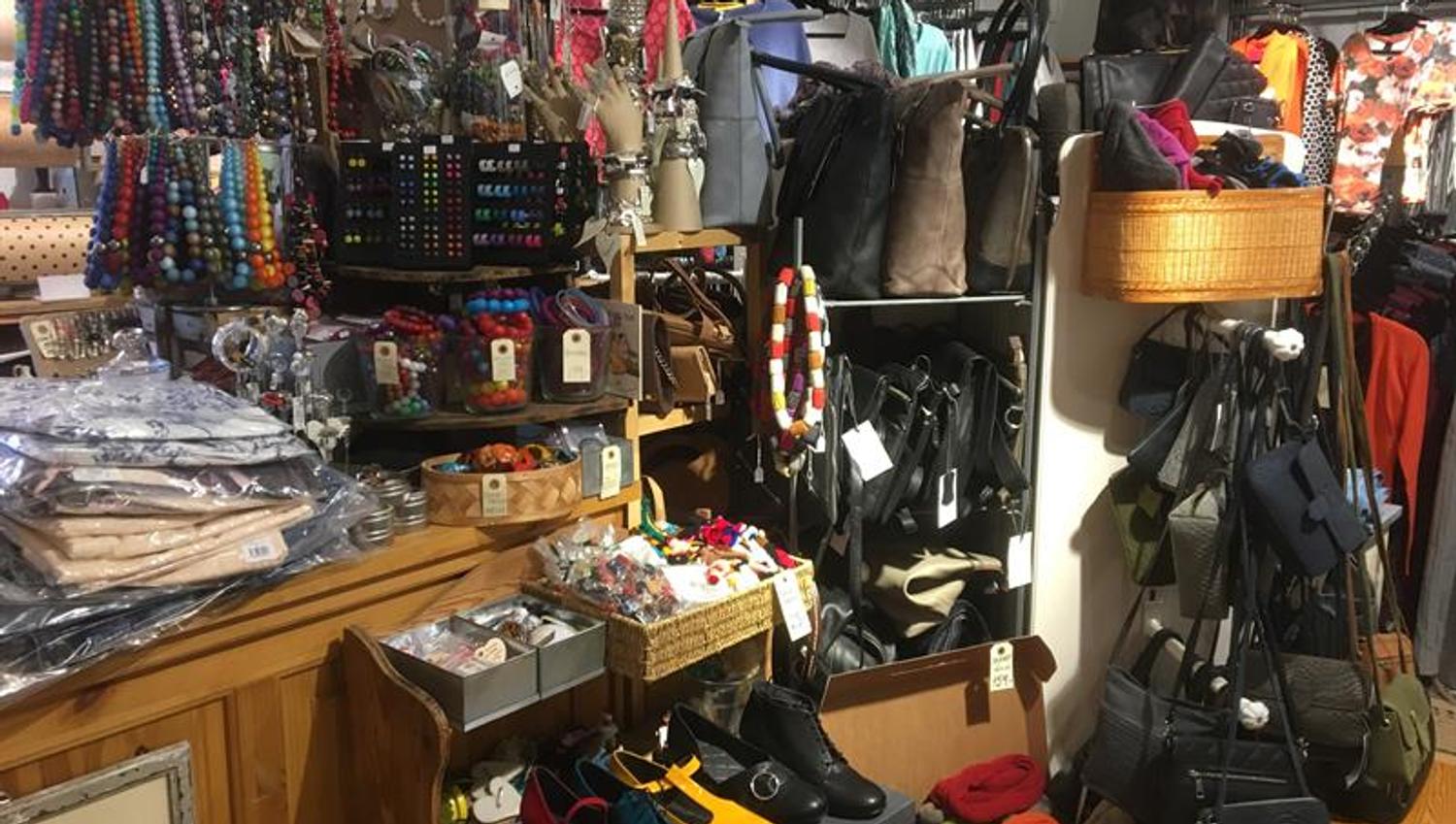Shoes, juwellery, handbags, purses