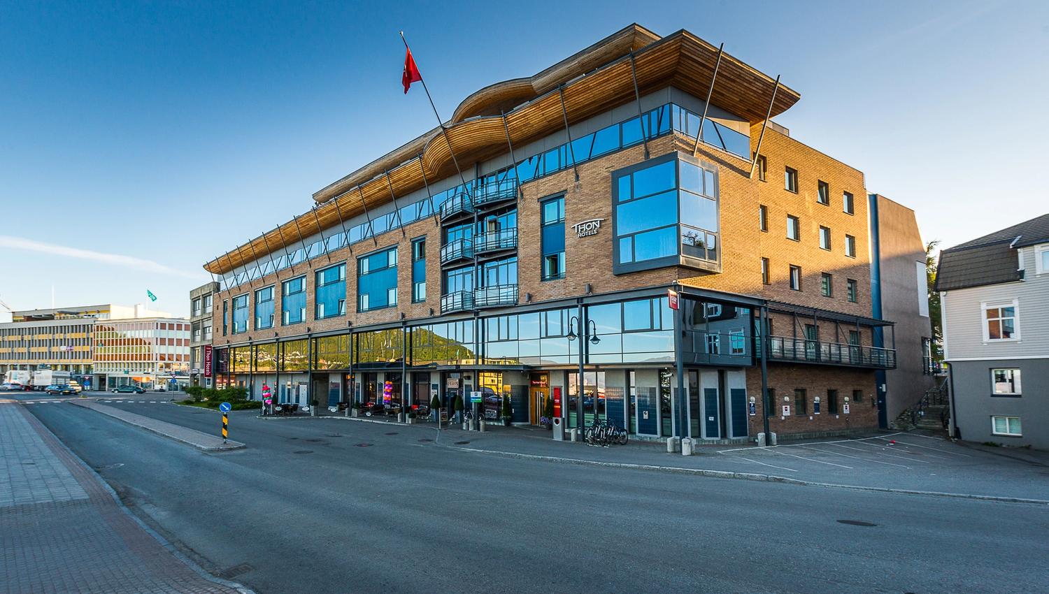 Thon-Hotel-Harstad-Fasade-3