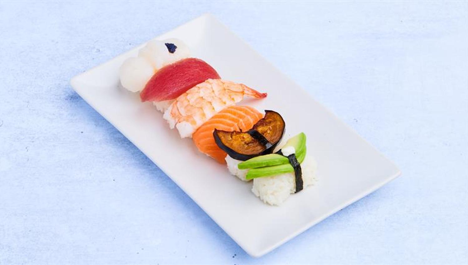 6 sushi pieces