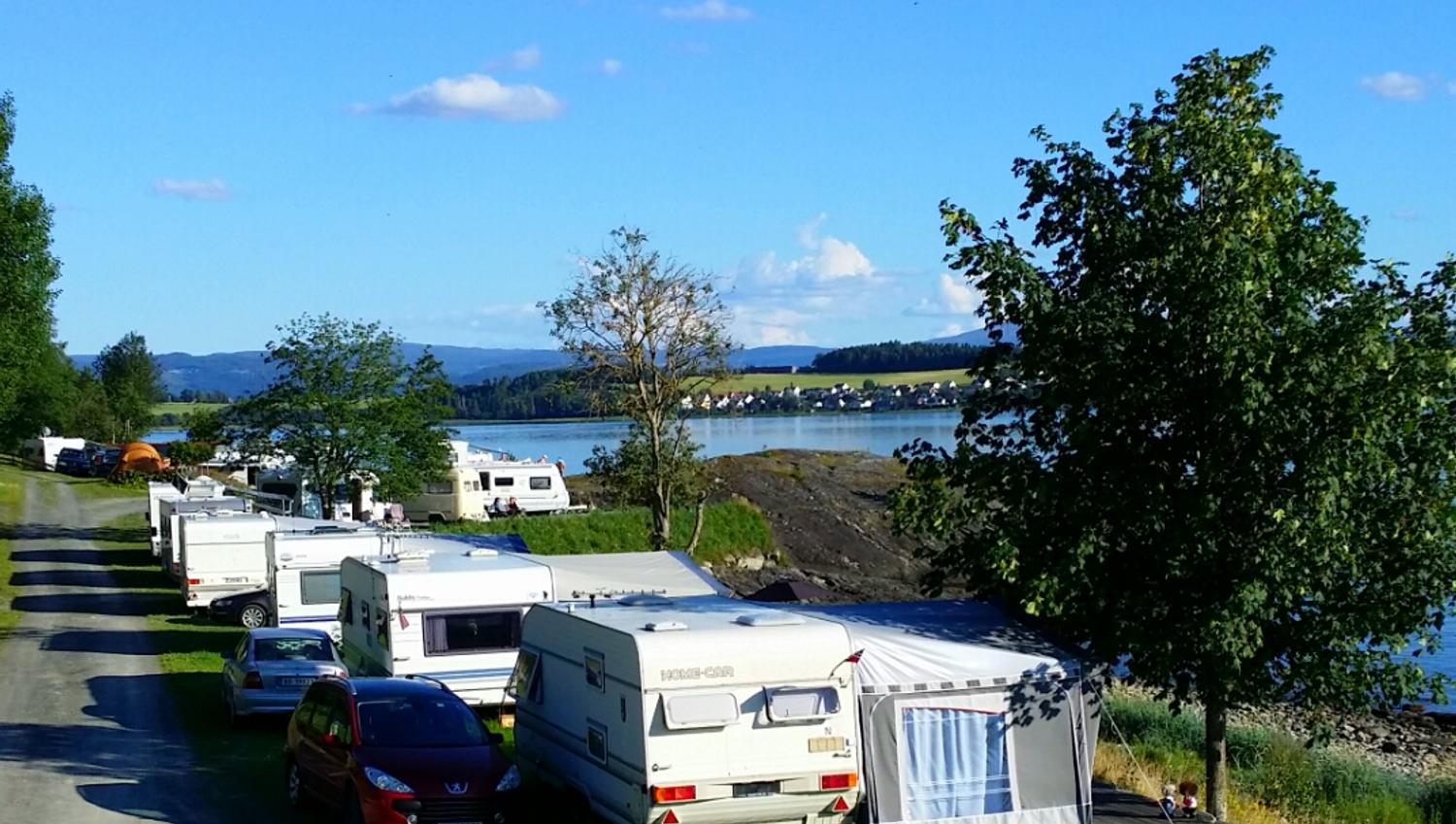 Oppstillingsplasser for campingvogner og bobiler på Koa Camping