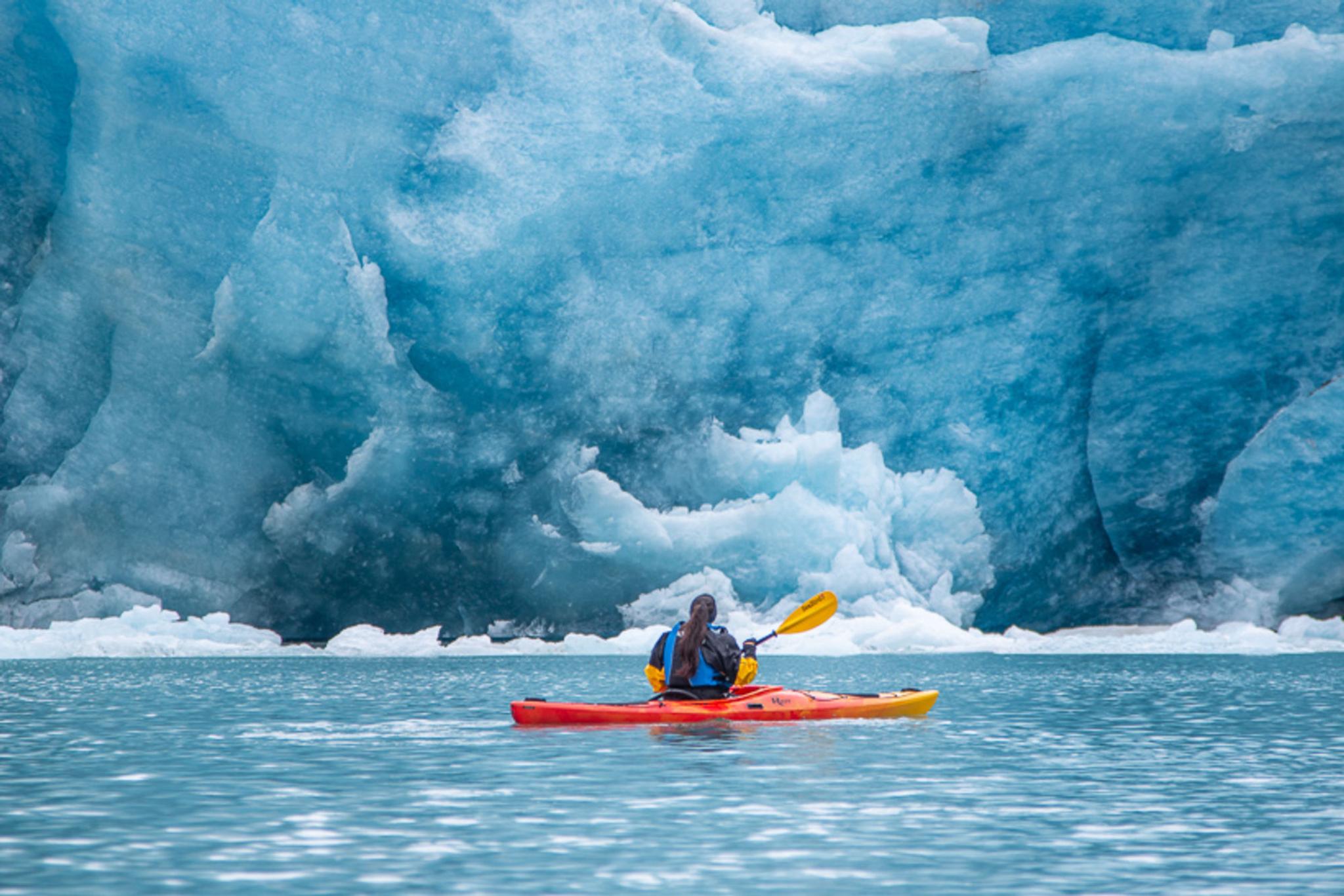 Kayak hire with NK Turas - experience Folgefonna from Mosevatnet