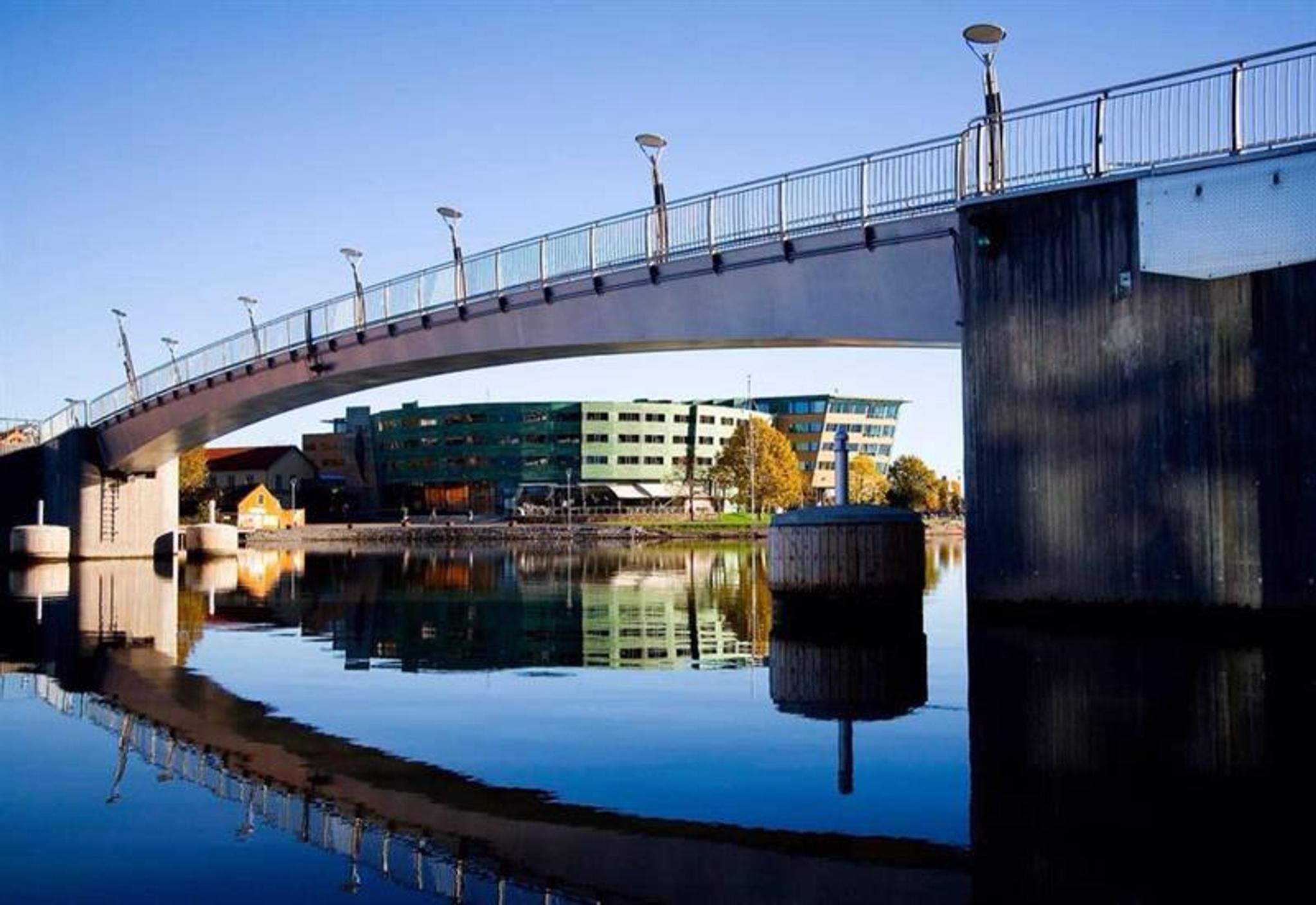 Bridge over the water