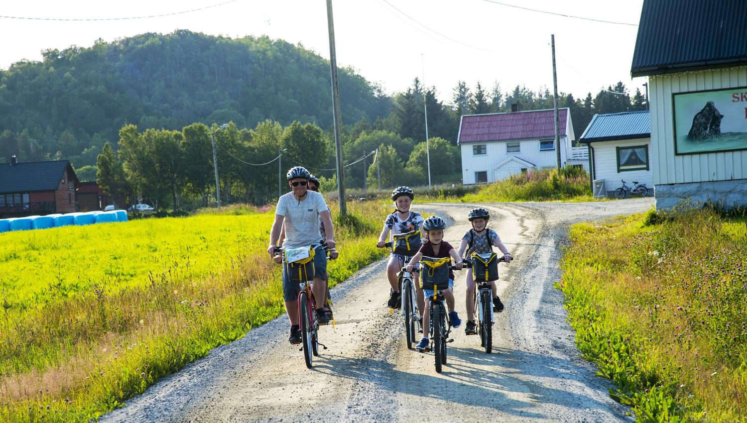 Leka roundtrip by bike