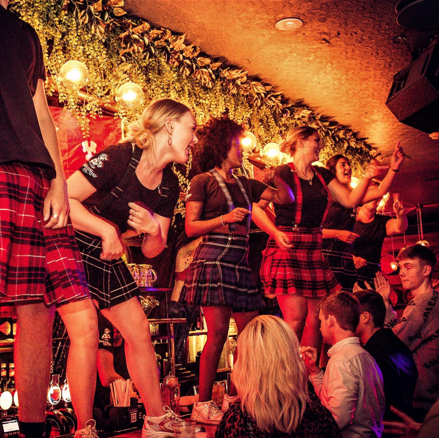 The famous Proud Mary dance!