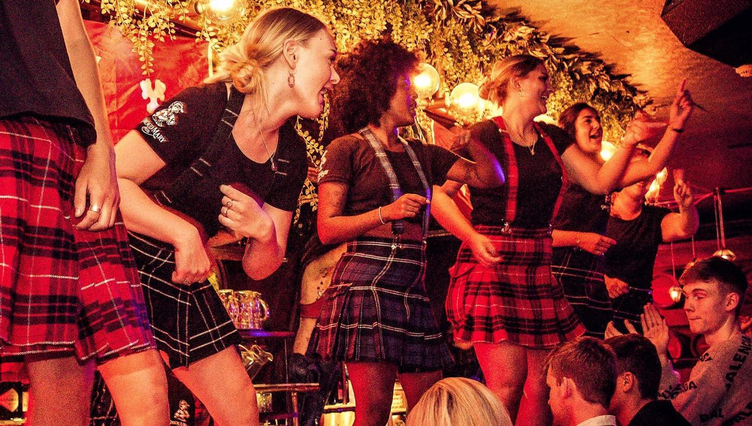 The famous Proud Mary dance!